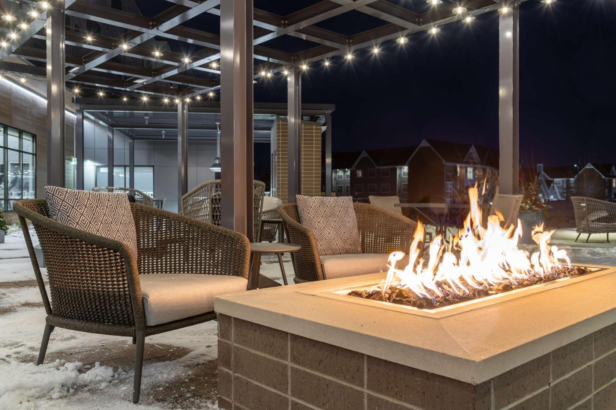 Homewood Suites By Hilton Holland Exterior photo
